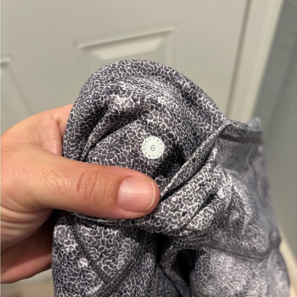 Lululemon Fast & Free Crop (19")
Kindred Spirit Alpine White Multi - Picture 6 of 6